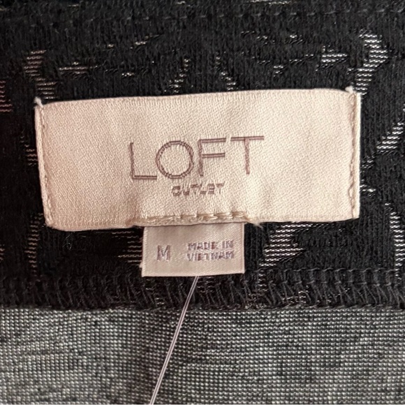 •Loft Outlet• NWT Stretchy Pull-On Pencil Skirt - Size Medium - Picture 2 of 8